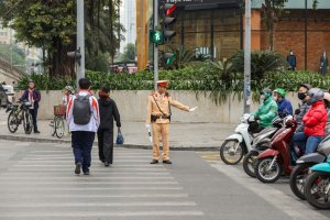 Người đi bộ vi phạm giao thông cũng bị phạt