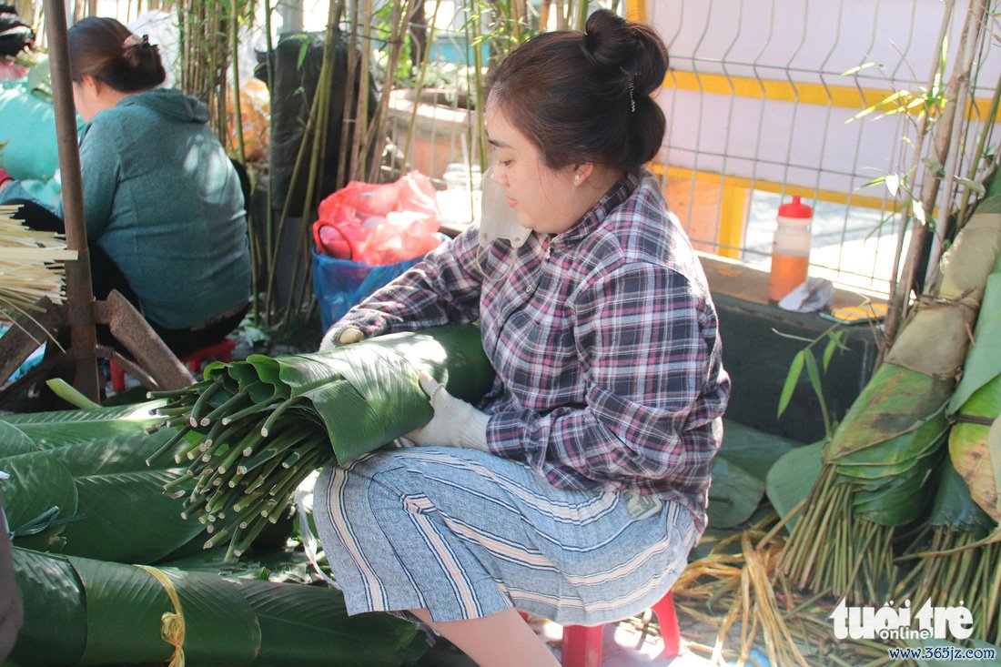 Chợ bán lá dong nhộn nhịp， cả năm chỉ họp mấy ngày cận Tết - Ảnh 8.